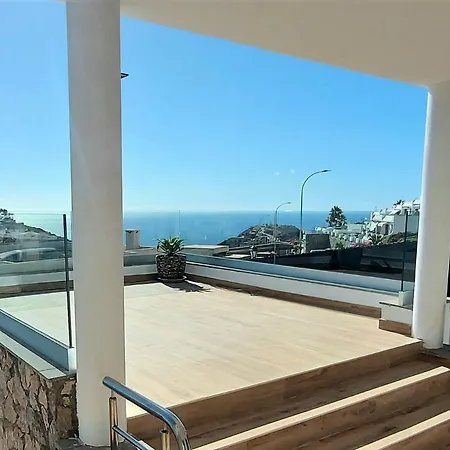 Playa Amadores - Luxury With Heated Pool *