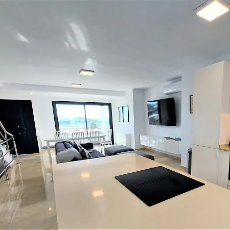 Playa Amadores - Luxury With Heated Pool Villa *