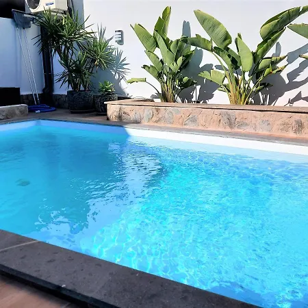 Playa Amadores - Luxury With Heated Pool Villa