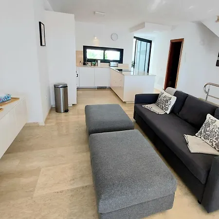 Playa Amadores - Luxury With Heated Pool Villa