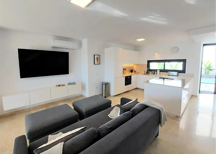 Playa Amadores - Luxury With Heated Pool 别墅 *