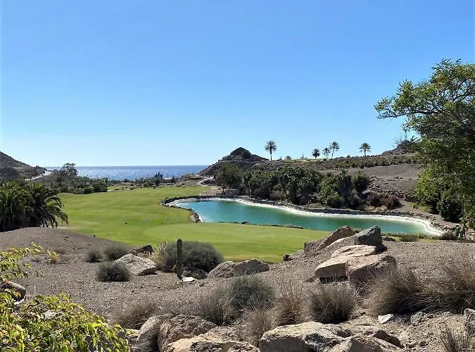 Playa Amadores - Luxury With Heated Pool